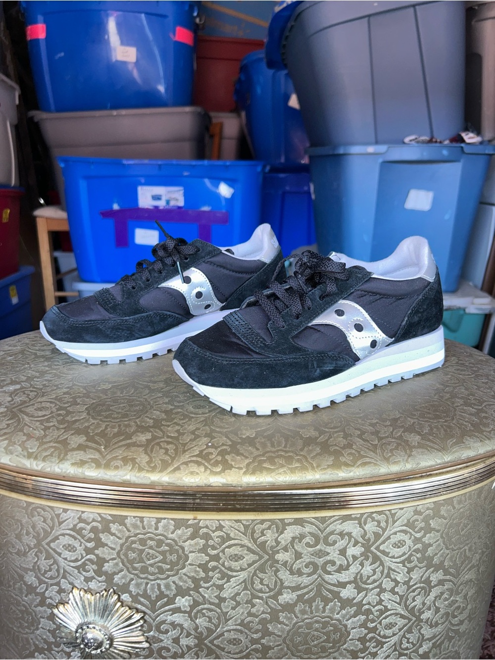 Saucony Black & Silver Suede Runner Size 7